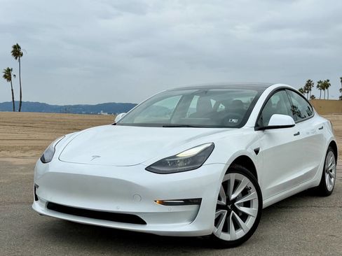 Used 2022 Tesla Model 3 Long Range image 1