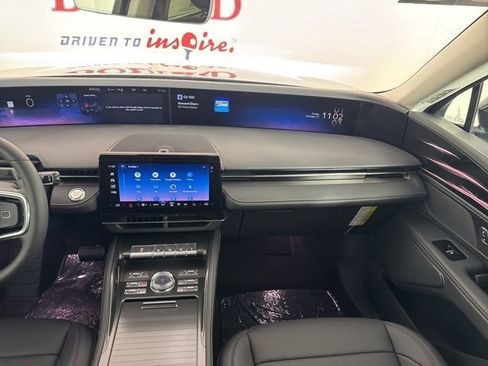 New 2026 Lincoln Nautilus Premier image 12