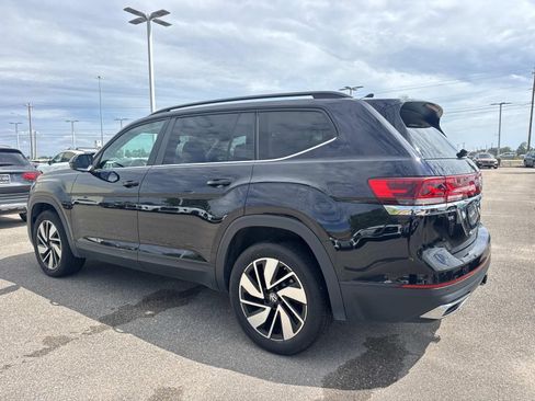 Used 2025 Volkswagen Atlas SE FWD image 7