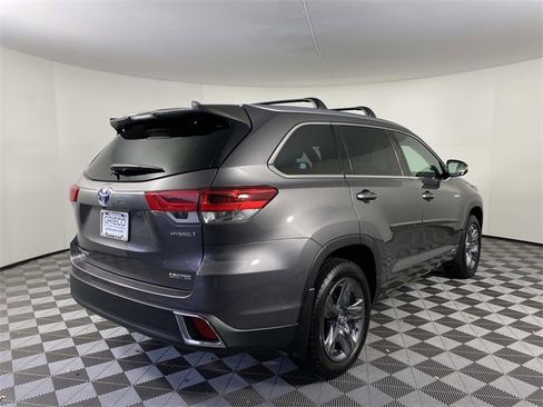 Used 2019 Toyota Highlander Limited Platinum image 9