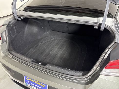 Used 2024 Hyundai Elantra Limited FWD image 19