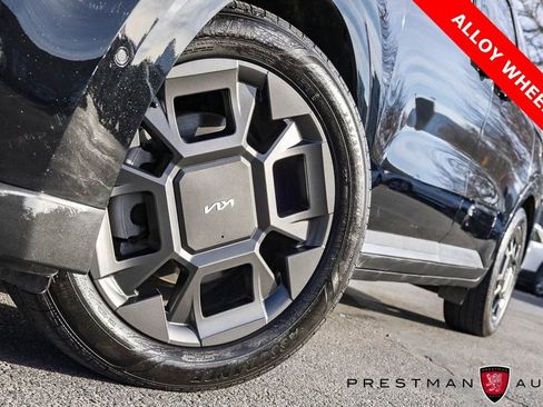 Used 2025 Kia Carnival SX image 12