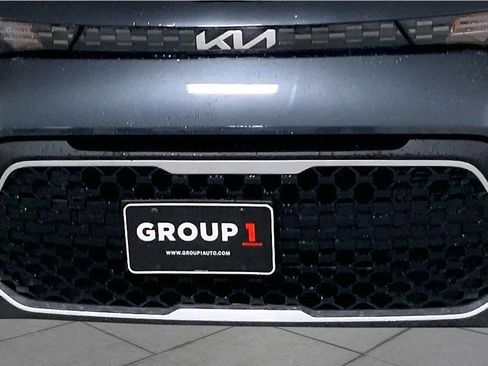 Used 2025 Kia Soul LX w/ LX Technology Package FWD image 32