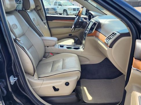 Used 2013 Jeep Grand Cherokee Overland w/ Mopar Chrome Edition Group AWD/4WD image 7