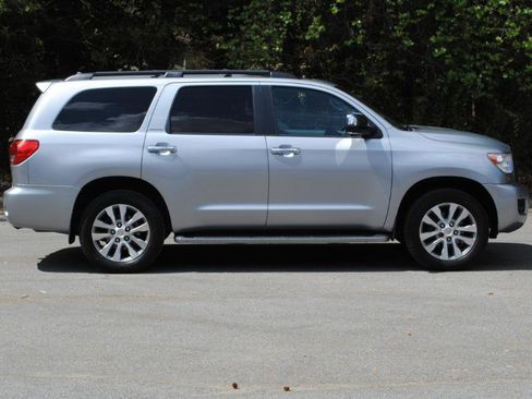 Used 2016 Toyota Sequoia Limited w/ Safety & Convenience Package image 25