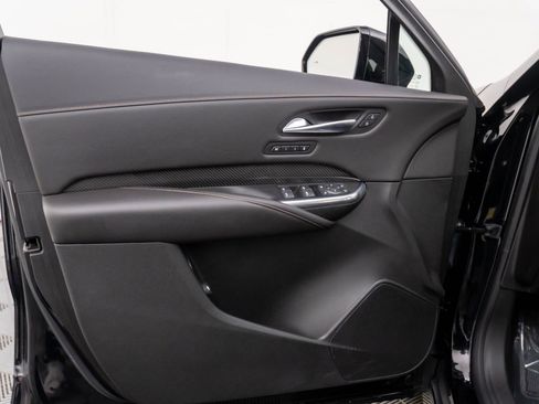 Used 2020 Cadillac XT4 Sport w/ Cold Weather Package image 14