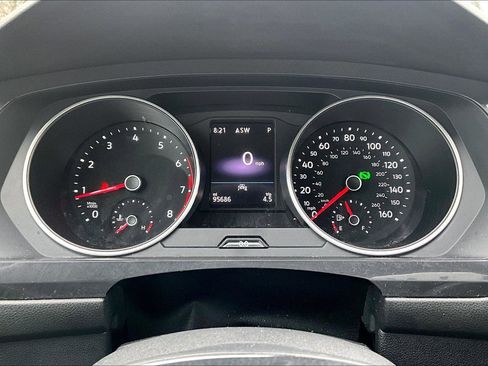 Used 2021 Volkswagen Tiguan SE image 21