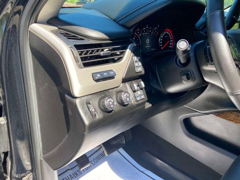 Used 2015 GMC Yukon XL Denali w/ Premium Package AWD/4WD image 23