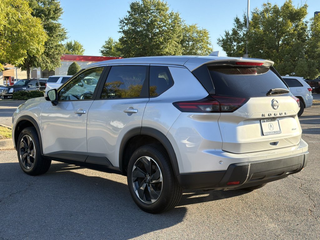 Used 2025 Nissan Rogue SV AWD/4WD image 5