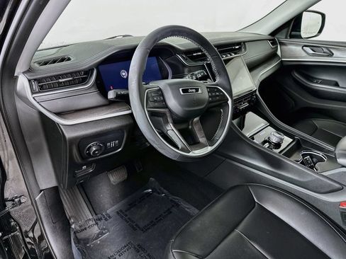 Certified 2024 Jeep Grand Cherokee Limited AWD/4WD image 16