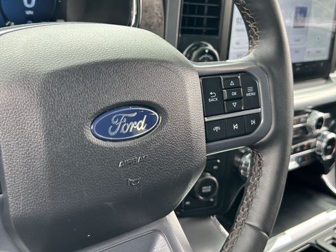 Used 2025 Ford F150 Lariat AWD/4WD image 29