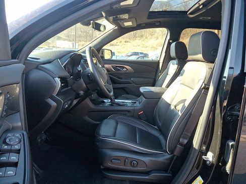 Used 2023 Chevrolet Traverse Premier w/ Redline Edition image 13