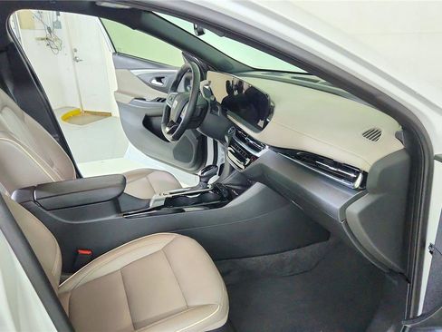 Used 2024 Buick Envista Avenir image 35