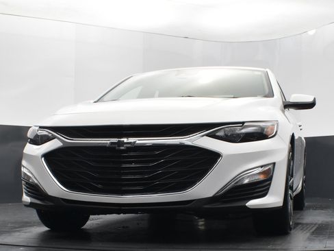 Used 2023 Chevrolet Malibu RS image 35