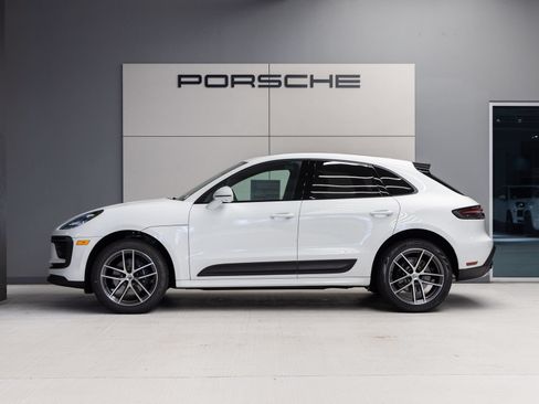 Certified 2026 Porsche Macan AWD/4WD image 2