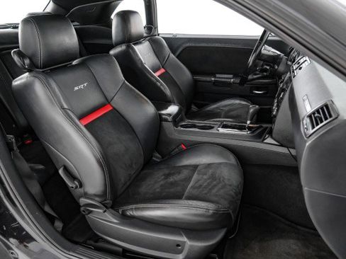 Used 2009 Dodge Challenger SRT8 w/ SRT Option Group II RWD image 31