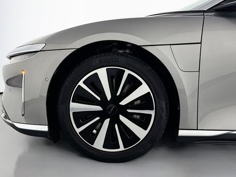 Used 2023 Lucid Air Touring image 9