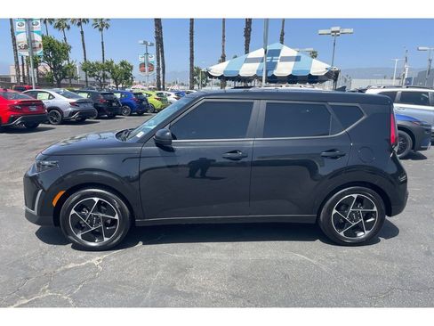 Used 2023 Kia Soul EX FWD image 2