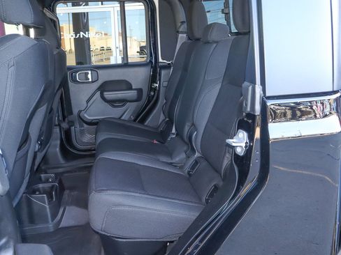 Used 2023 Jeep Gladiator Willys image 8