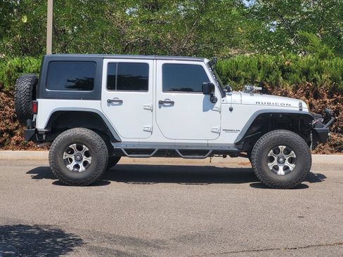 Used 2017 Jeep Wrangler Unlimited Rubicon w/ Connectivity Group AWD/4WD image 4