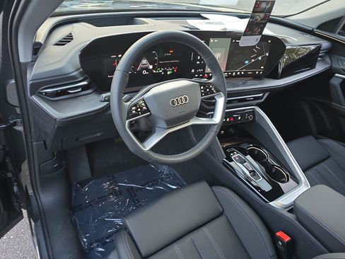 New 2025 Audi Q5 Premium Plus image 16