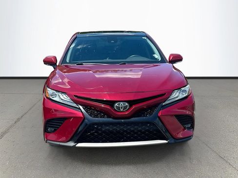 Used 2018 Toyota Camry XSE FWD image 2