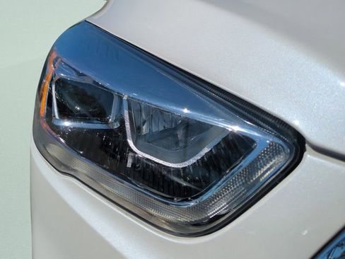 Used 2019 Ford Escape SEL image 9