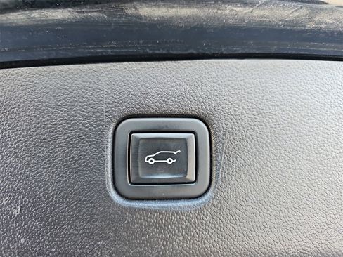 Certified 2023 Chevrolet Blazer LT w/ Convenience Package image 16