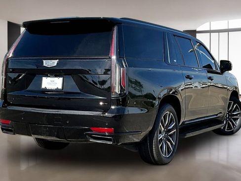 Used 2021 Cadillac Escalade ESV Sport Platinum w/ LPO, ONYX Package AWD/4WD image 2