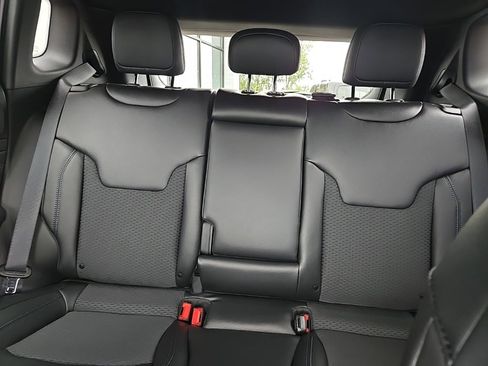 Used 2026 Jeep Compass Latitude image 33