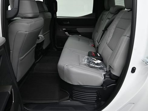 Used 2025 Toyota Tundra Limited AWD/4WD image 27