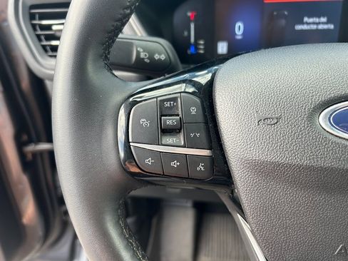 Used 2023 Ford Escape SE w/ Class II Trailer Tow Package image 19