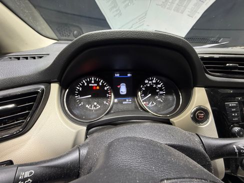 Used 2021 Nissan Rogue Sport SL w/ Premium Package image 10