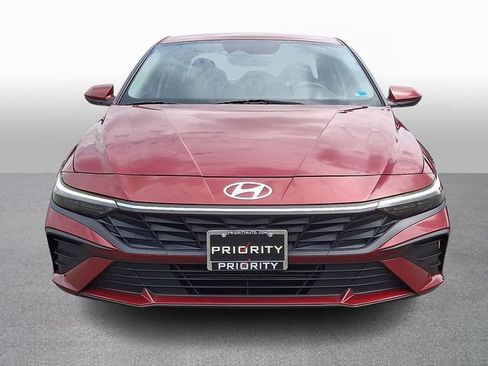 Used 2024 Hyundai Elantra SEL FWD image 2