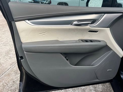 Used 2023 Cadillac XT5 Premium Luxury w/ Technology Package image 10