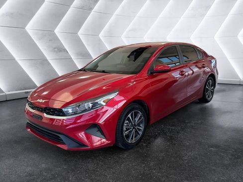 Used 2023 Kia Forte LXS image 3