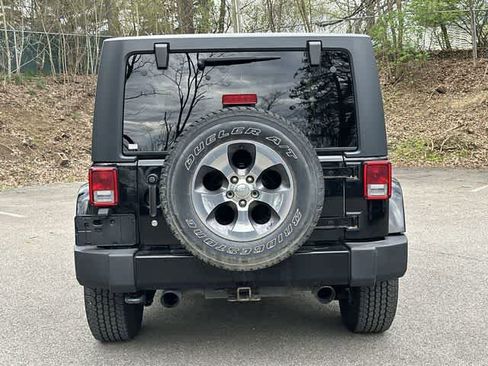 Used 2016 Jeep Wrangler Sahara w/ Connectivity Group AWD/4WD image 4