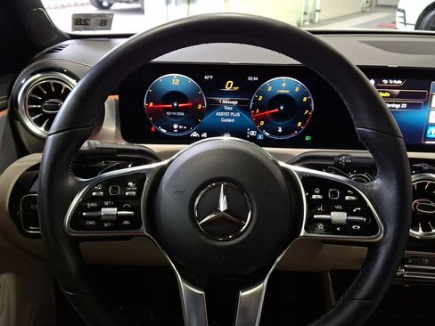 Used 2023 Mercedes-Benz CLA 250 4MATIC image 18