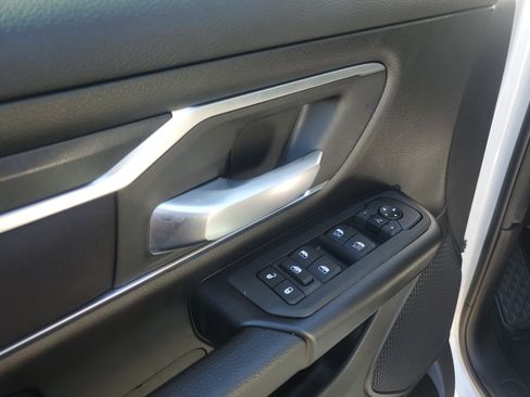 Used 2025 RAM 1500 Big Horn AWD/4WD image 12