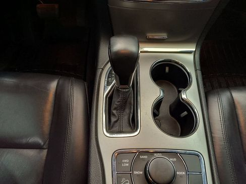 Used 2018 Jeep Grand Cherokee Limited AWD/4WD image 14