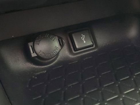 Used 2020 Toyota RAV4 XLE image 27