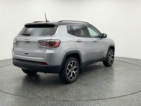 Used 2025 Jeep Compass Limited AWD/4WD image 9