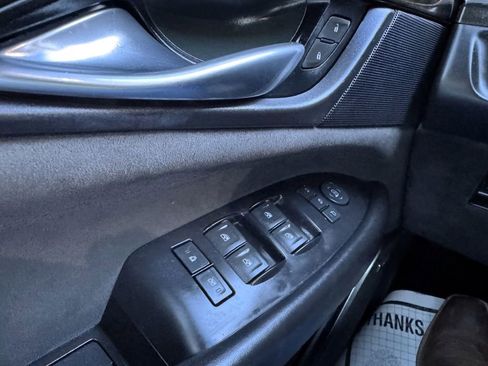 Used 2017 Cadillac Escalade Platinum image 22