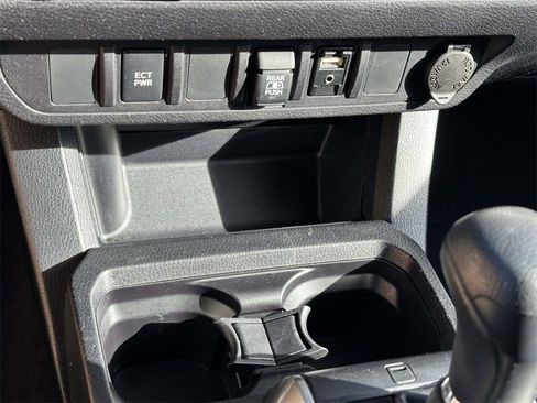Certified 2019 Toyota Tacoma SR5 image 6