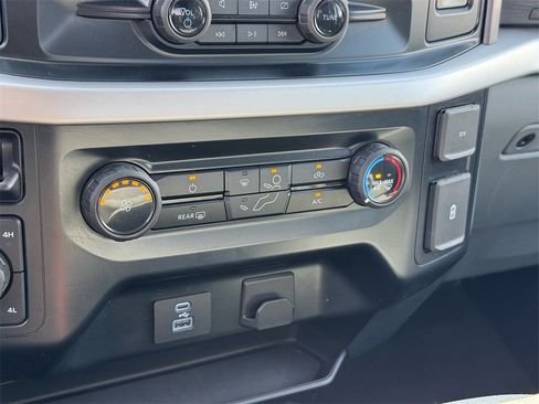 Used 2023 Ford F150 XLT image 33