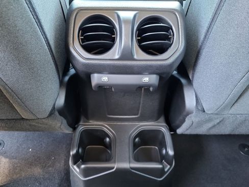 New 2025 Jeep Gladiator Sport image 30