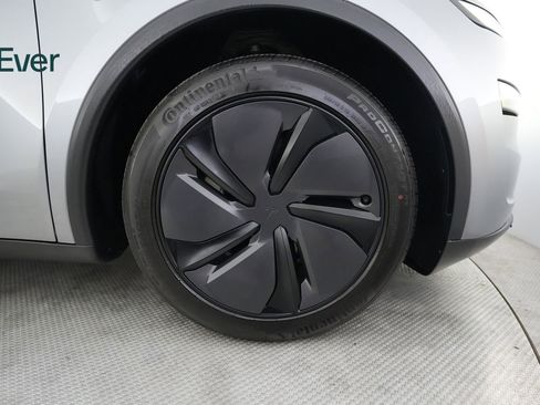Used 2026 Tesla Model Y Long Range RWD image 20