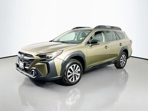 Used 2025 Subaru Outback Premium w/ Popular Package #1A AWD/4WD image 4