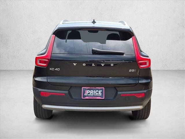 Used 2023 Volvo XC40 B5 Plus w/ Driver Assist Package AWD/4WD image 7