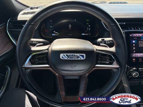 Used 2022 Jeep Grand Cherokee Summit w/ Advanced Protech Group IV AWD/4WD image 12